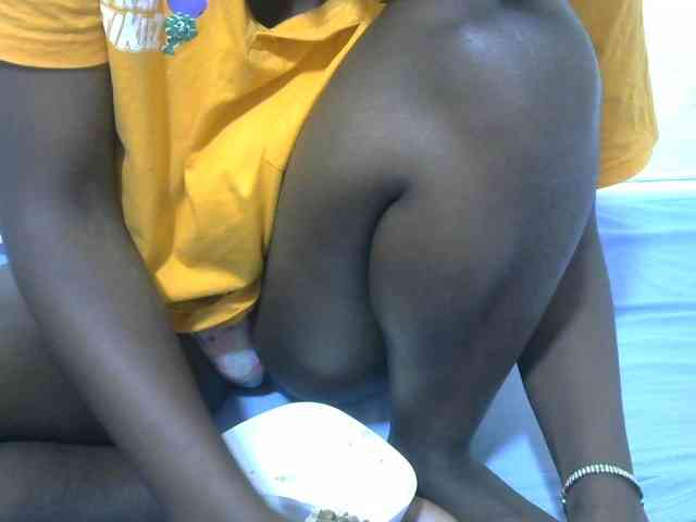 Ebonyrogan webcam