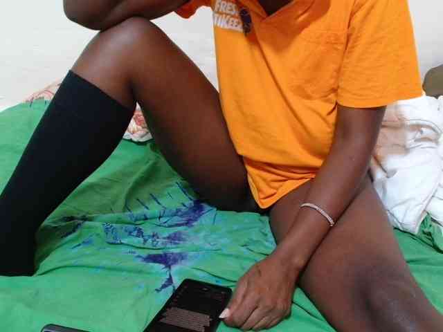 Ebonyrogan webcam