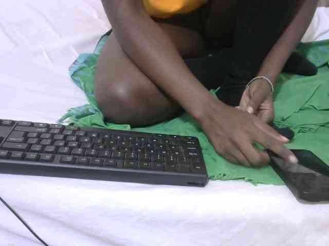 Ebonyrogan webcam