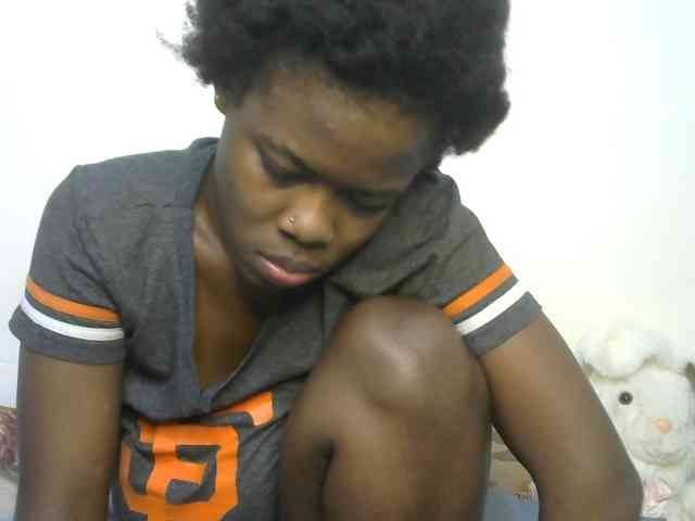 Ebonyrogan webcam