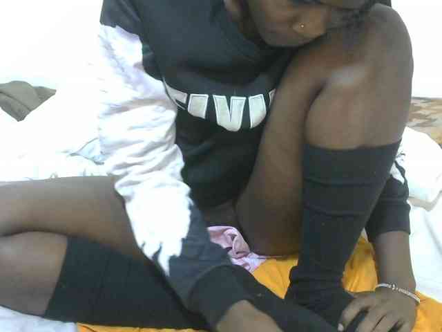 Ebonyrogan webcam
