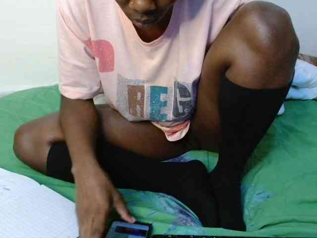 Ebonyrogan webcam