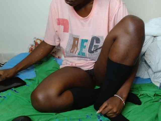 Ebonyrogan webcam