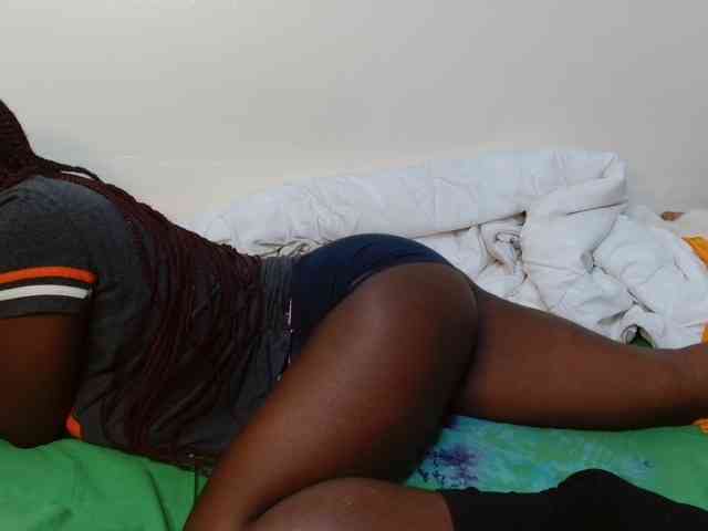 Ebonyrogan webcam