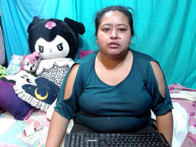 AMARAA17 webcam