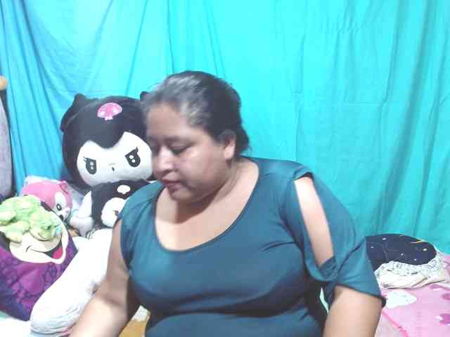 AMARAA17 webcam