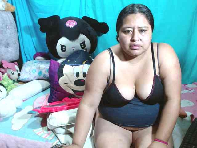 AMARAA17 webcam