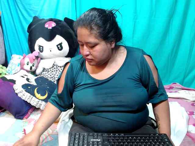 AMARAA17 webcam