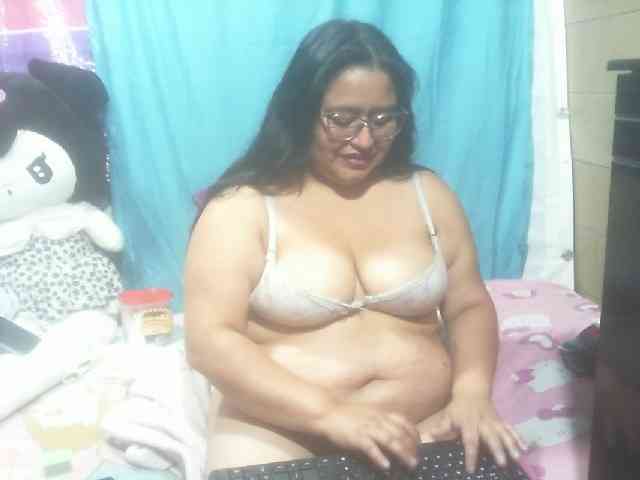 AMARAA17 webcam