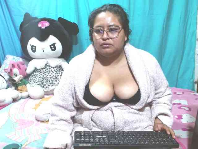 AMARAA17 webcam