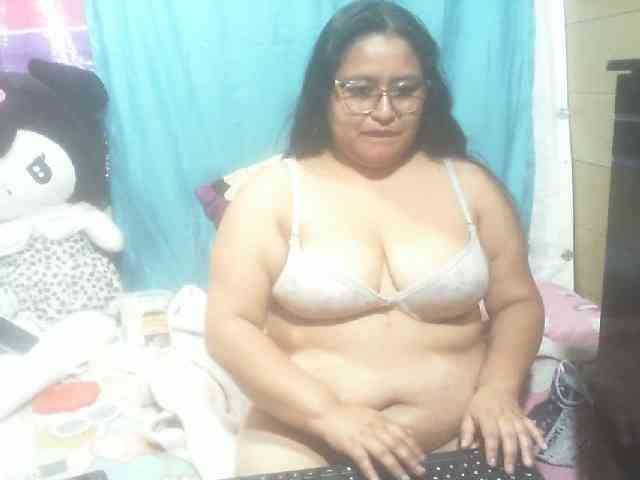AMARAA17 webcam