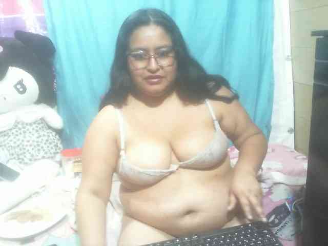 AMARAA17 webcam