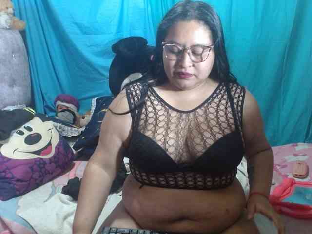 AMARAA17 webcam