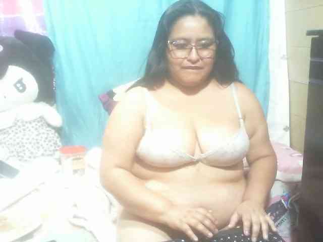 AMARAA17 webcam