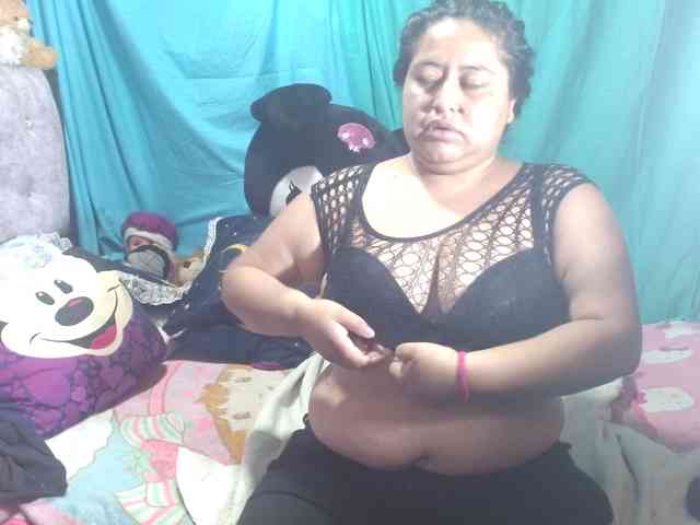 AMARAA17 webcam
