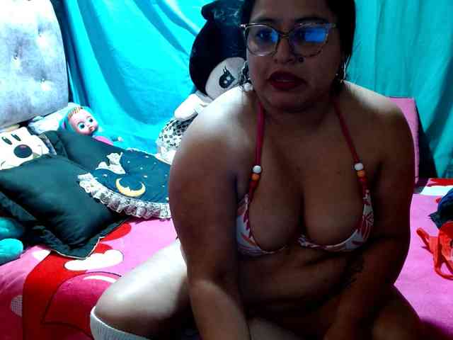 AMARAA17 webcam