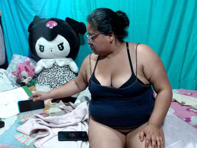 AMARAA17 webcam
