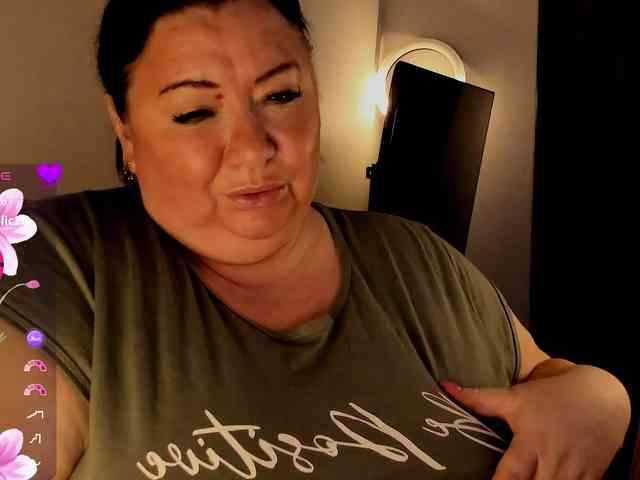 Alinahott1 webcam