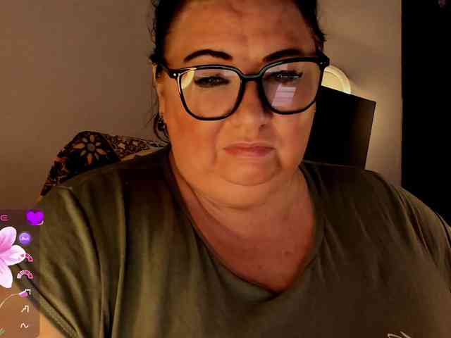 Alinahott1 webcam