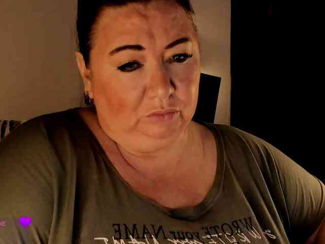 Alinahott1 webcam