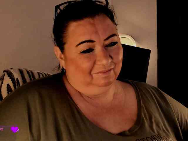 Alinahott1 webcam