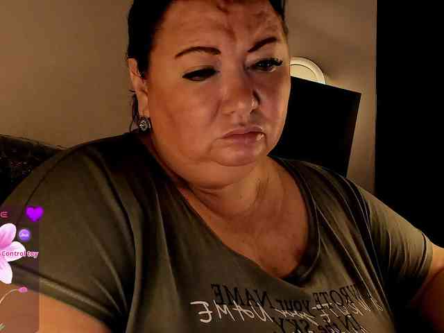 Alinahott1 webcam