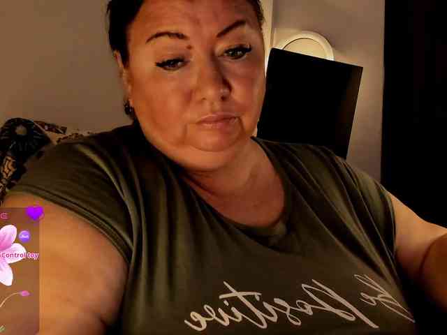 Alinahott1 webcam