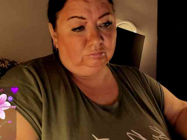 Alinahott1 webcam