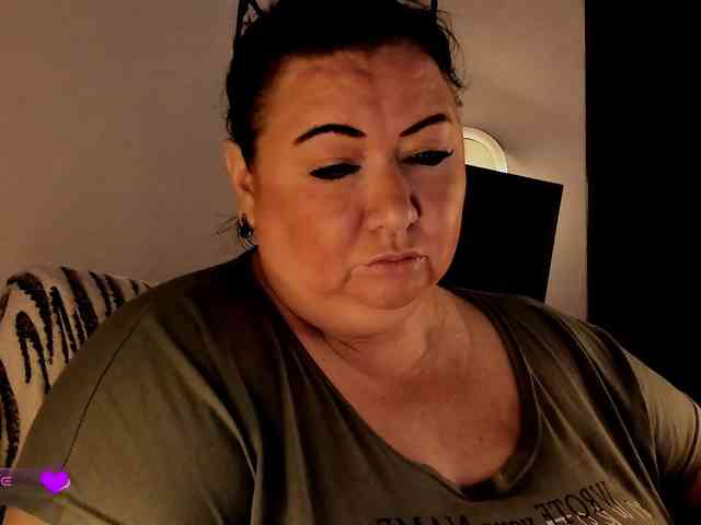Alinahott1 webcam