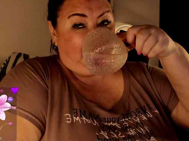 Alinahott1 webcam
