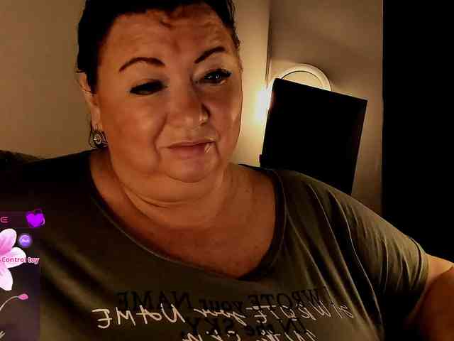 Alinahott1 webcam