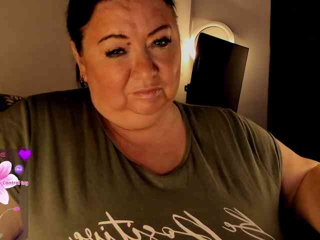 Alinahott1 webcam