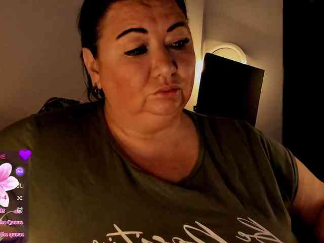 Alinahott1 webcam