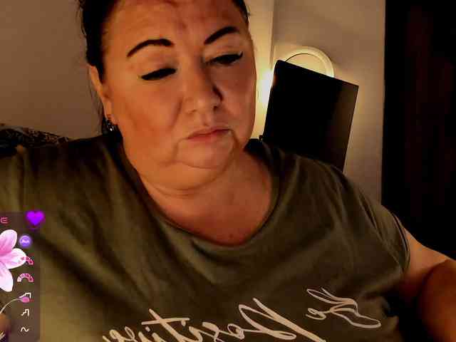 Alinahott1 webcam
