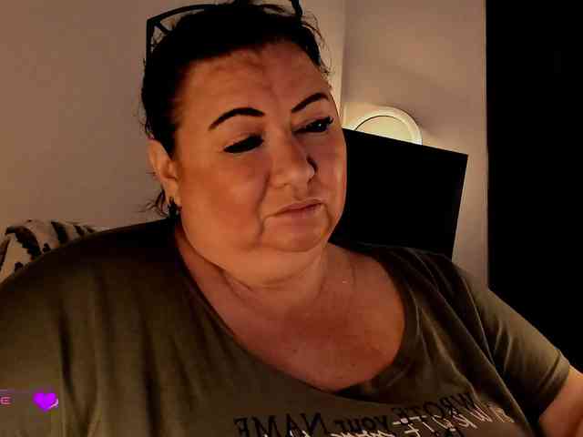 Alinahott1 webcam