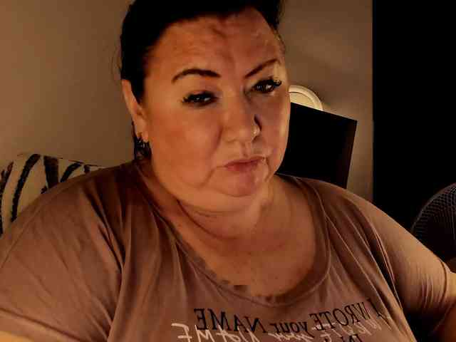 Alinahott1 webcam