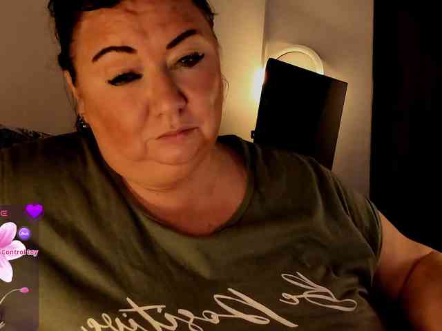 Alinahott1 webcam
