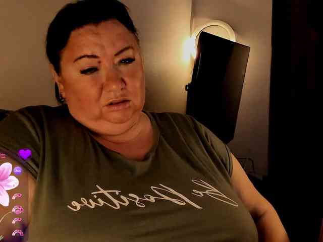 Alinahott1 webcam