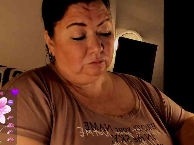 Alinahott1 webcam