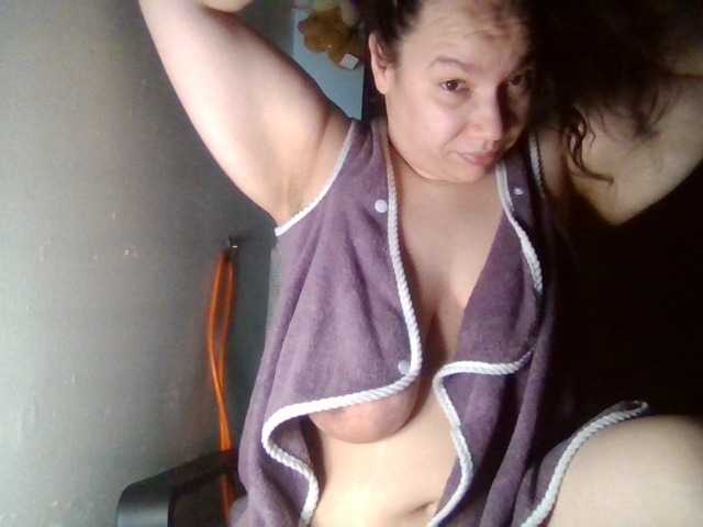 Kandykay's BongaCams show and profile