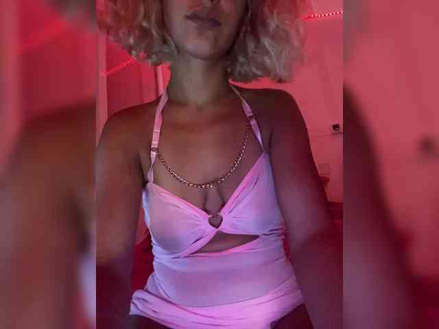 Robineee13 webcam