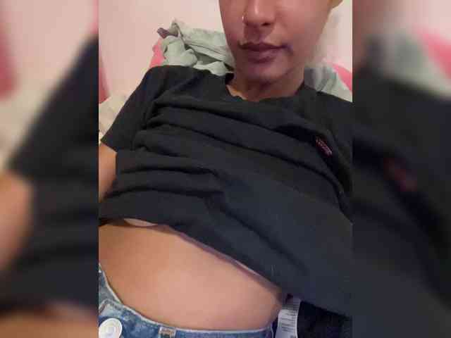 Robineee13 webcam