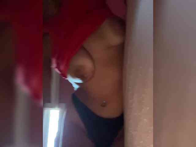 Robineee13 webcam