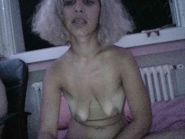 Robineee13 webcam