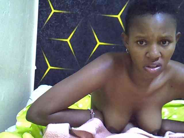 Candy27 Live Webcam on BongaCams