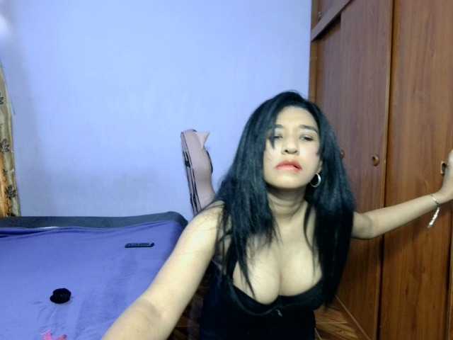 Sofipantyhot's BongaCams show and profile