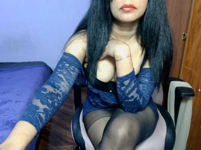 Sofipantyhot's BongaCams show and profile