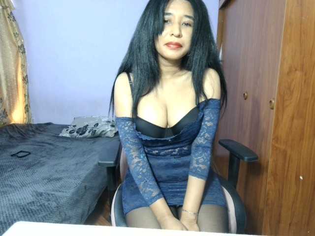 Sofipantyhot's BongaCams show and profile