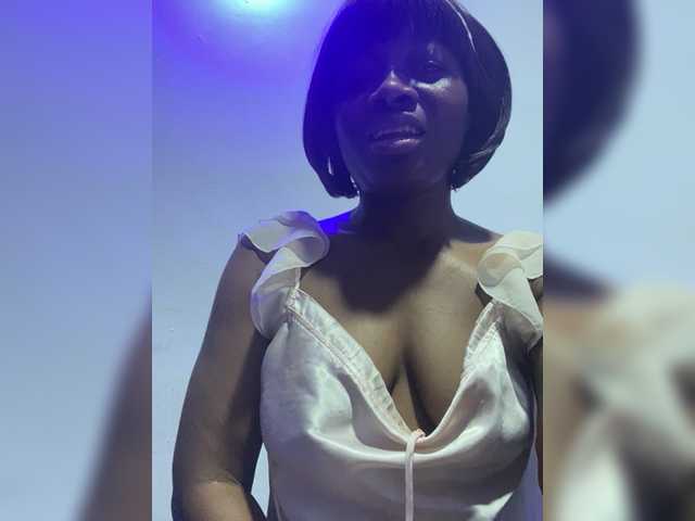 Sweetbellea's BongaCams show and profile