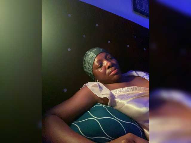 Sweetbellea's BongaCams show and profile